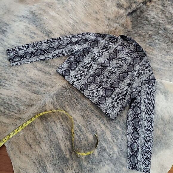 Shein Button down Cropped Shirt - Picture 8 of 9